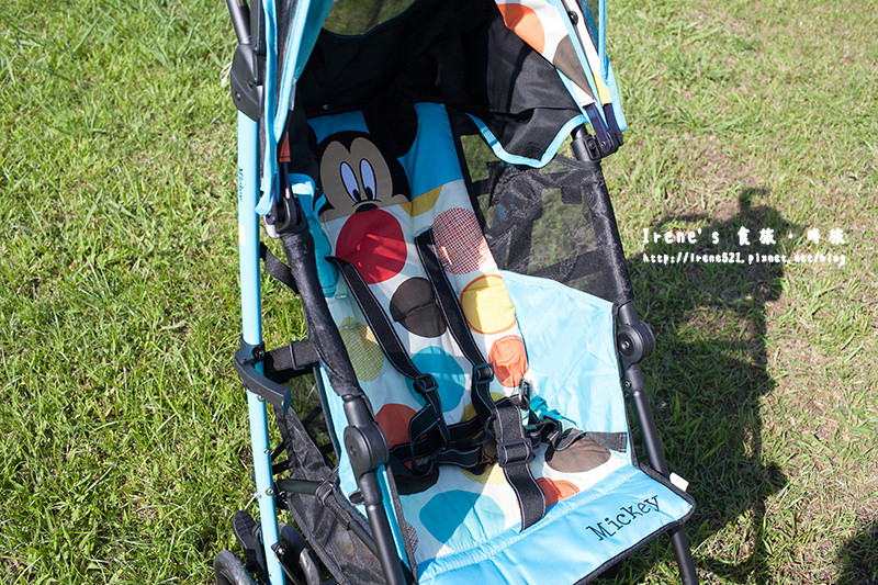 延伸閱讀：【育兒好物】每家都必備一台嬰兒輕便傘車/超可愛迪士尼授權推車/快拆推車置物袋．ViVibaby