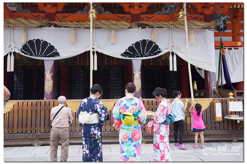 【京都－景點】香火很旺的八坂神社，幸運欣賞到壯觀的「祇園前祭 神輿洗式」 @Irene&#039;s 食旅．時旅