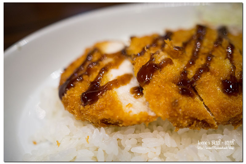 【大阪－美食】各種風味的咖哩都有，還有好吃的半熟蛋咖哩麵包． 天馬 咖喱＆カレーパン