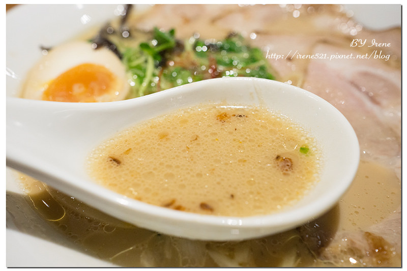 【桃園】華泰名品城美食，來自東京的美味雞拉麵．雞玉錦拉麵