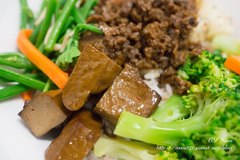 【板橋】銅板美食，當正餐當點心都合宜．阿義現蒸臭豆腐