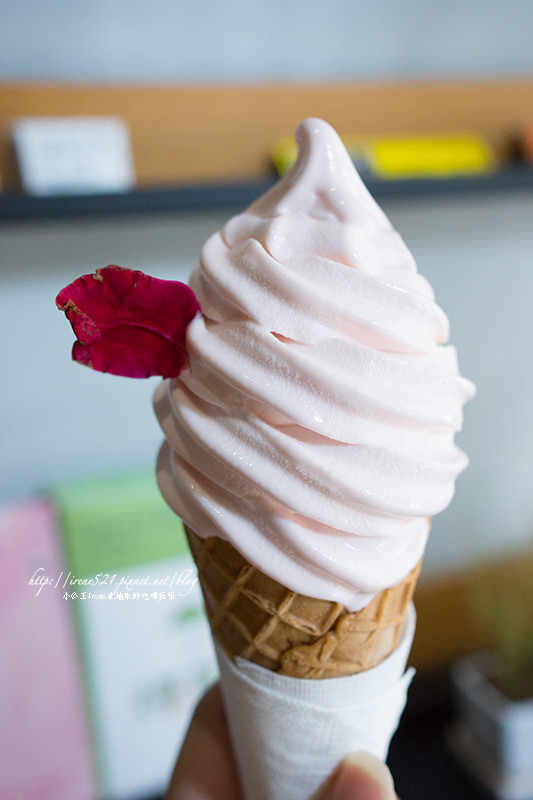 【台中】清新小巷中的特色霜淇淋店．路地 手作り氷菓子 @Irene&#039;s 食旅．時旅