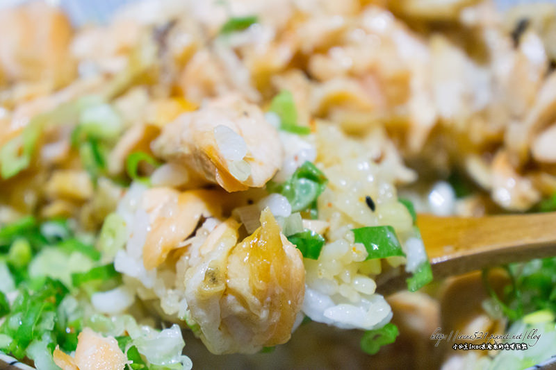 【蘆洲】料多滿足，可惜白飯不夠到位．滿燒肉丼食堂