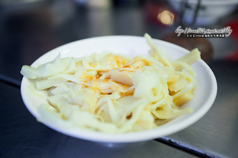 【基隆】巷仔內的好味道，遠近馳名的在地美食．羊妹妹羊魯飯&孝三路大腸圈&廖媽媽珍珠奶茶