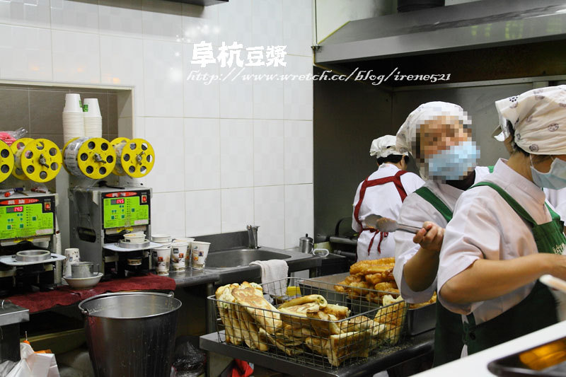 【台北】傳說中的厚燒餅．阜杭豆漿