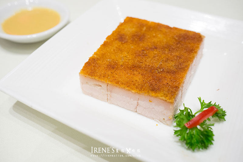 即時熱門文章：【香港－美食】米其林一星餐廳，銷魂必吃的冰燒三層肉，脆嫩油甜的夢幻．利苑酒家-灣仔