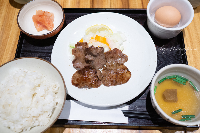 即時熱門文章：【福岡美食】博多車站必吃美食，一份只要528円的牛舌早餐．たんやHAKATA