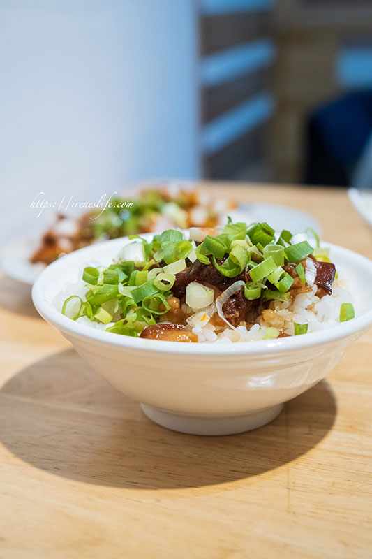 麻辣滷肉飯