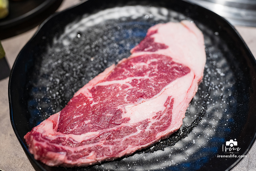 【西門町吃到飽餐廳】王品燒肉新品牌「肉次方」，近百種食材吃到飽！美國PRIME肋眼牛排桌邊現切超級狂