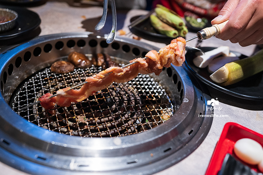 【西門町吃到飽餐廳】王品燒肉新品牌「肉次方」，近百種食材吃到飽！美國PRIME肋眼牛排桌邊現切超級狂