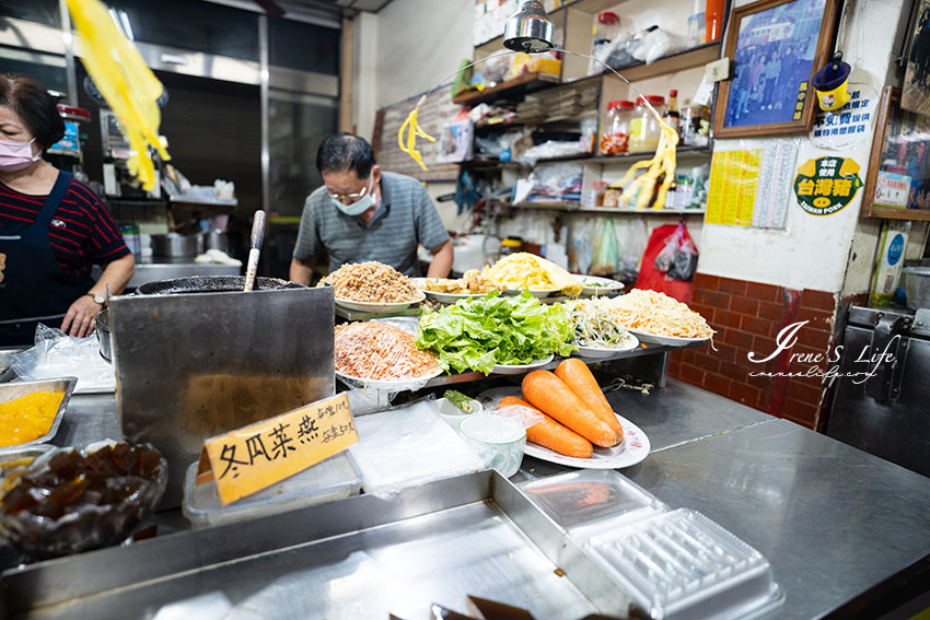 朴子第一市場美食｜80年老店冰果室，超大一份潤餅只要45元，配料還加入炒麵！吃一捲飽翻天