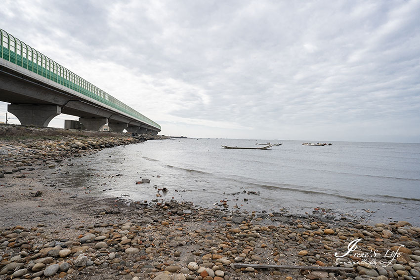 彰化新景點，適合親子共遊的芳苑濕地海空步道，平緩好走沿途觀賞潮間帶濕地(附停車資訊)