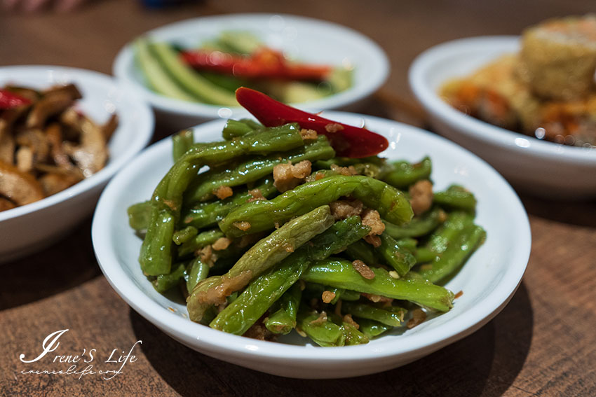 京站美食｜新店人氣山東小館新品牌，一個人也能輕鬆吃，絲瓜蝦仁湯包薄透多汁好清爽