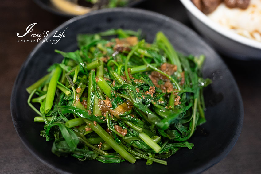 古早味小吃超驚喜，銷魂爆漿牛B飯，炙燒比目魚搭配魯肉飯的海陸雙響，台式丼飯好厲害