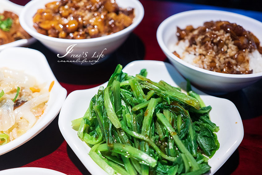 台北後火車站、華陰街美食，巷弄裡飄香的古早味，烏黑閃亮的魯肉飯配上半熟蛋超銷魂