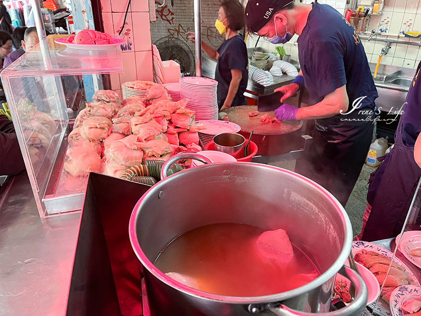 走過一甲子的台北好吃雞肉老店，雞油飯跟下水湯通通只要銅板價10元，網譽台北最好吃的雞肉