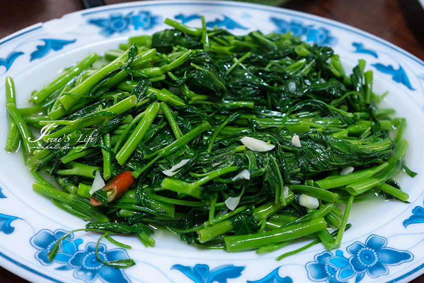 蘆竹隱藏於民宅的土雞城，雞自己養、菜自己種，物美價廉內用白飯吃到飽(附停車場)