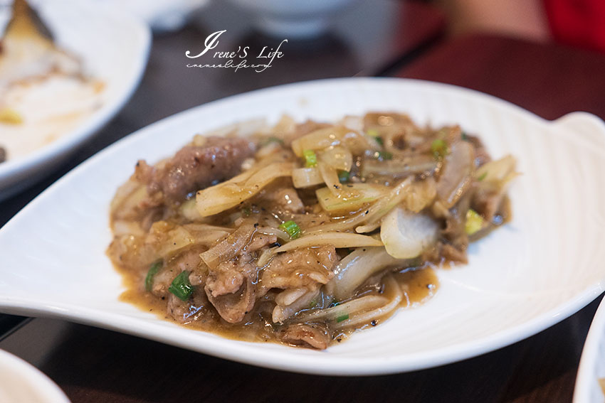 新莊在地人推薦的鐵板燒，平價口味好，內用湯品跟飲料無限量供應