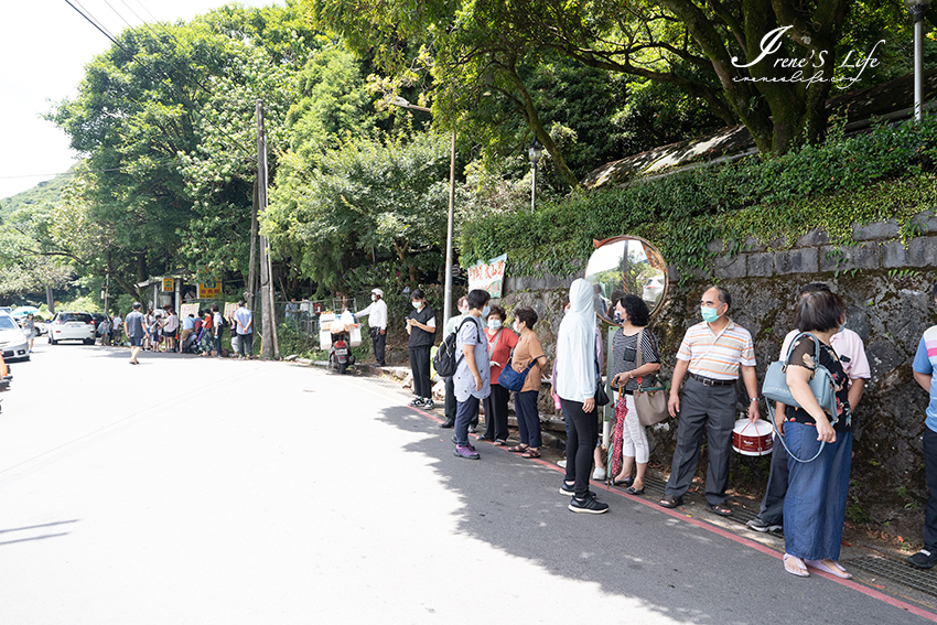 陽明山竹子湖人氣最高的青菜園，不論平日假日都客滿，價格親民、白斬雞有夠讚