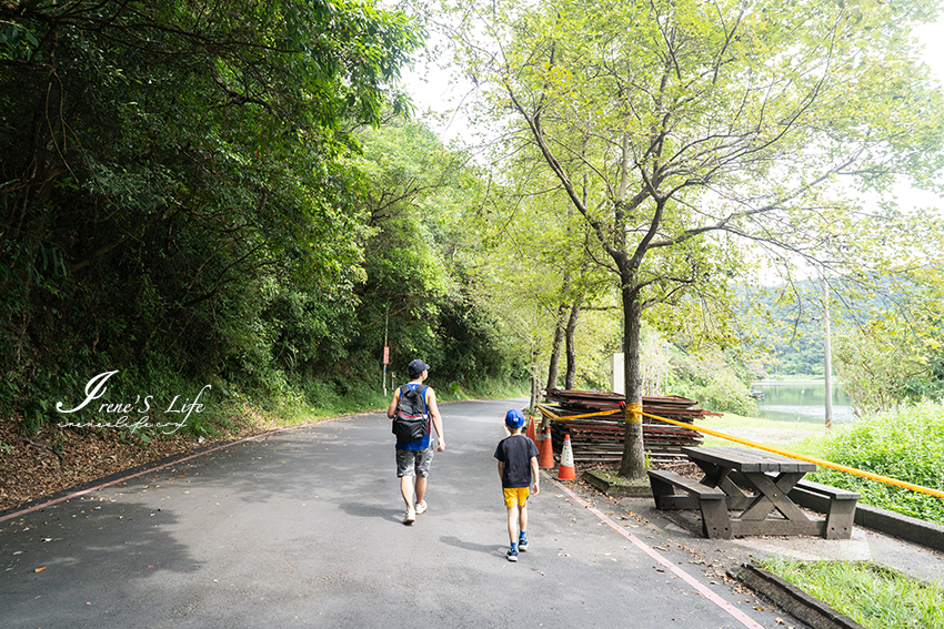 宜蘭礁溪唯美環湖步道，湖光山色相伴，還有小朋友最愛的大碗公溜滑梯