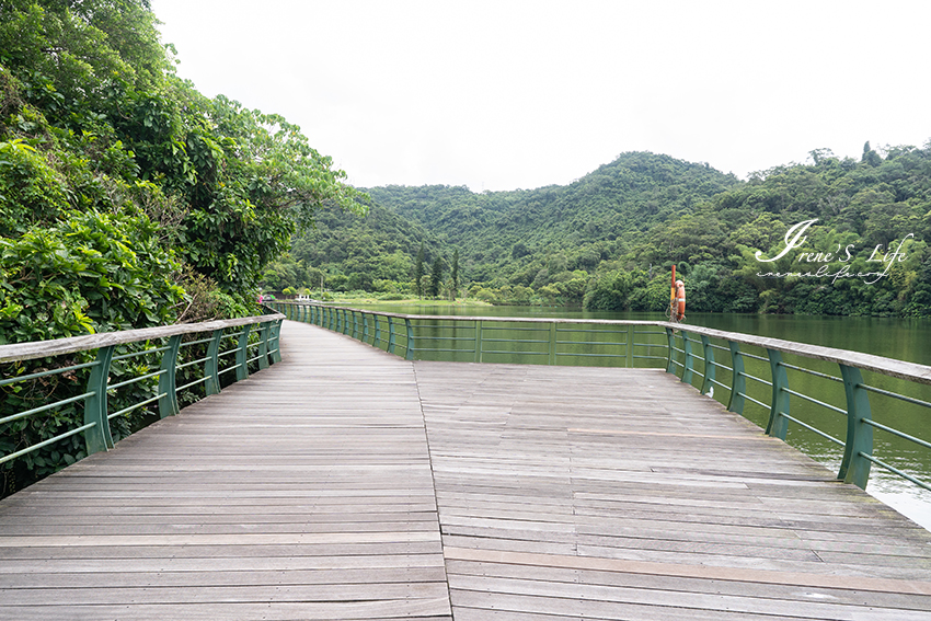 宜蘭礁溪唯美環湖步道，湖光山色相伴，還有小朋友最愛的大碗公溜滑梯