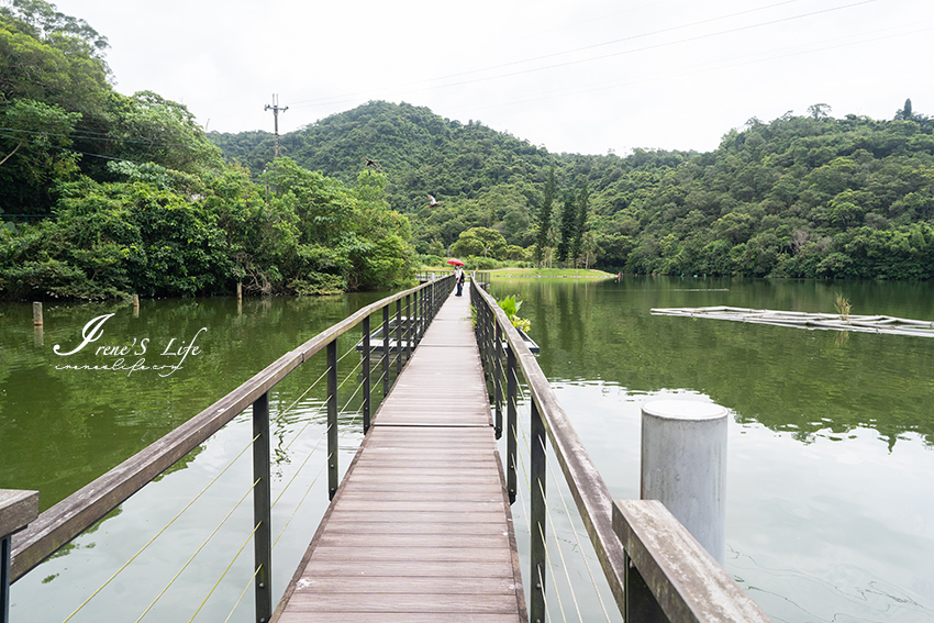 宜蘭礁溪唯美環湖步道，湖光山色相伴，還有小朋友最愛的大碗公溜滑梯