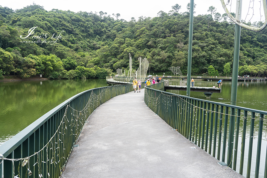 宜蘭礁溪唯美環湖步道，湖光山色相伴，還有小朋友最愛的大碗公溜滑梯