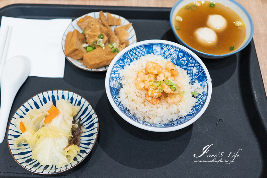 台北也有蝦仁飯，超人氣忠青商行進駐台北101，一個人也能輕鬆吃 @Irene&#039;s 食旅．時旅