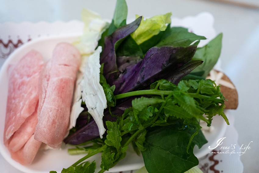 瑞穗美食，使用吉蒸牧場超人氣牛奶鍋，鮮奶蒙古鍋有特色，還有在地才有的馬告小火鍋