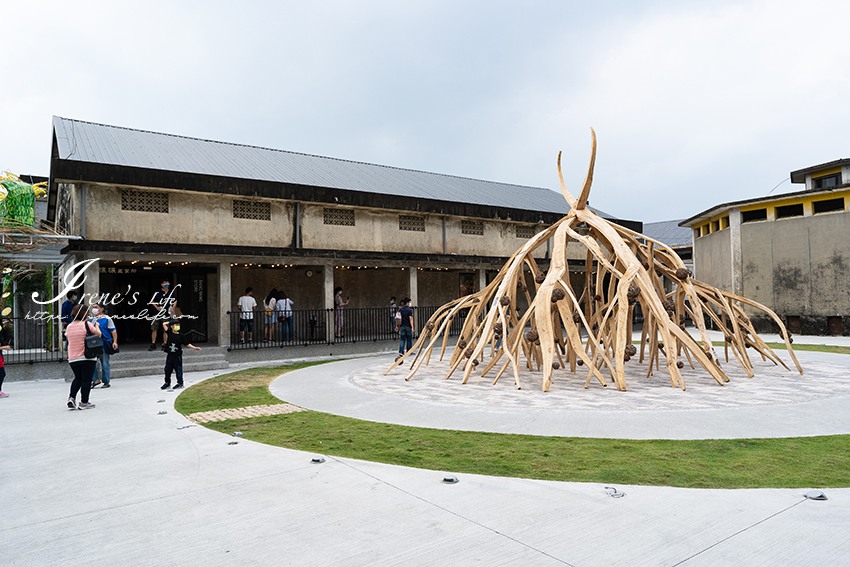 嘉義新景點｜舊式穀倉改建的中埔穀倉農創園區，穀倉星巴克、網美公車，還有免費兒童遊戲區