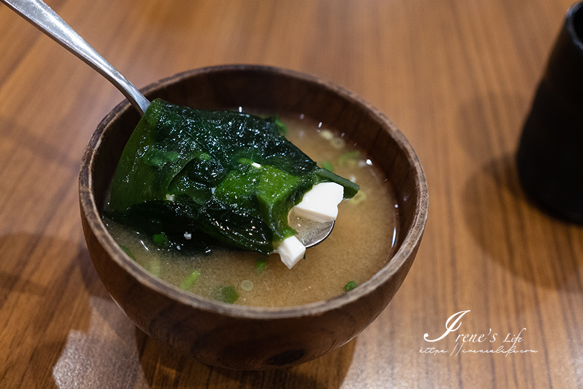 家樂福重新店美食｜定食、鍋物種類多，通通不超過400元，兒童餐一百元有找，內用霜淇淋無限吃到飽！