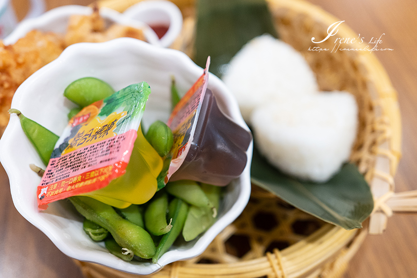 家樂福重新店美食｜定食、鍋物種類多，通通不超過400元，兒童餐一百元有找，內用霜淇淋無限吃到飽！