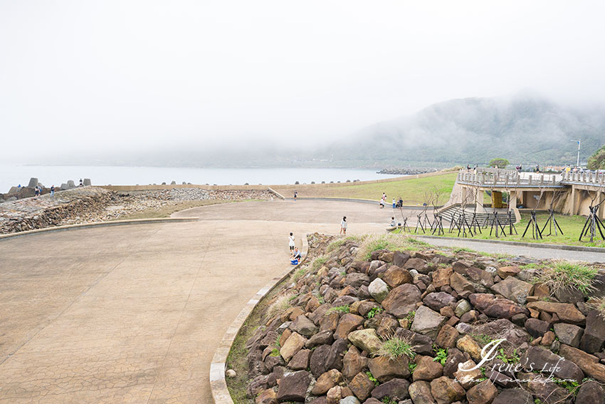 基隆/萬里親子步道，臨海的濱海步道，輕鬆好走又有美景相伴，沿途有沙灘、咖啡店、海產店