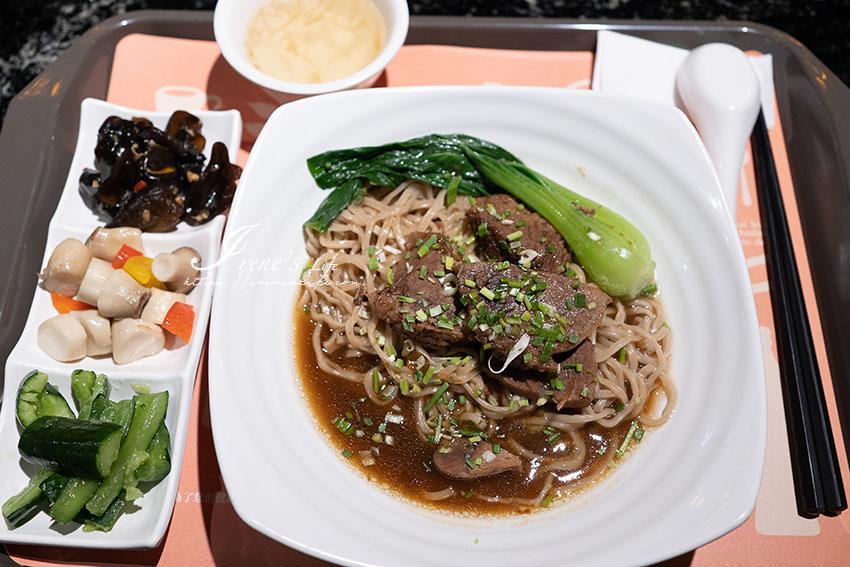 誠品生活南西店美食街｜阿花蕎麥麵入駐美食街，最便宜190元附三款小菜還有一碗湯