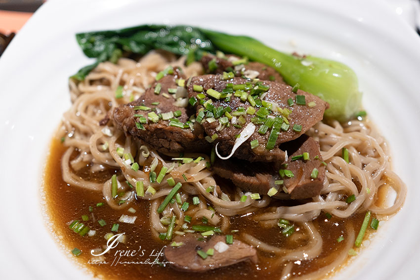 誠品生活南西店美食街｜阿花蕎麥麵入駐美食街，最便宜190元附三款小菜還有一碗湯