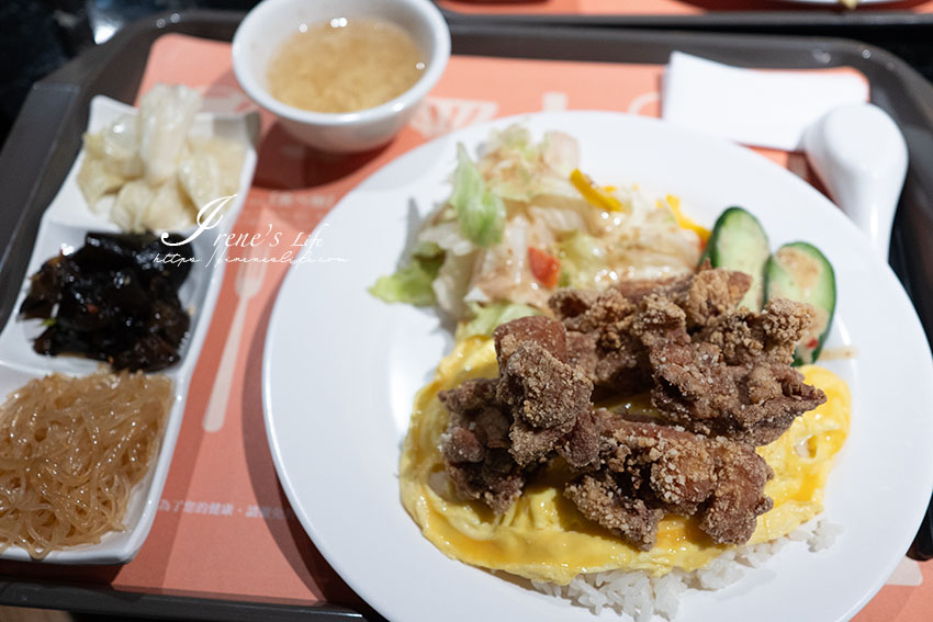 誠品生活南西店美食街｜阿花蕎麥麵入駐美食街，最便宜190元附三款小菜還有一碗湯