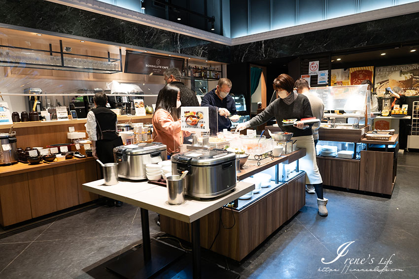 北海道飯店早餐推薦，札幌車站前BONSALUTE CAFE，海鮮丼、富良野果醬吃到飽