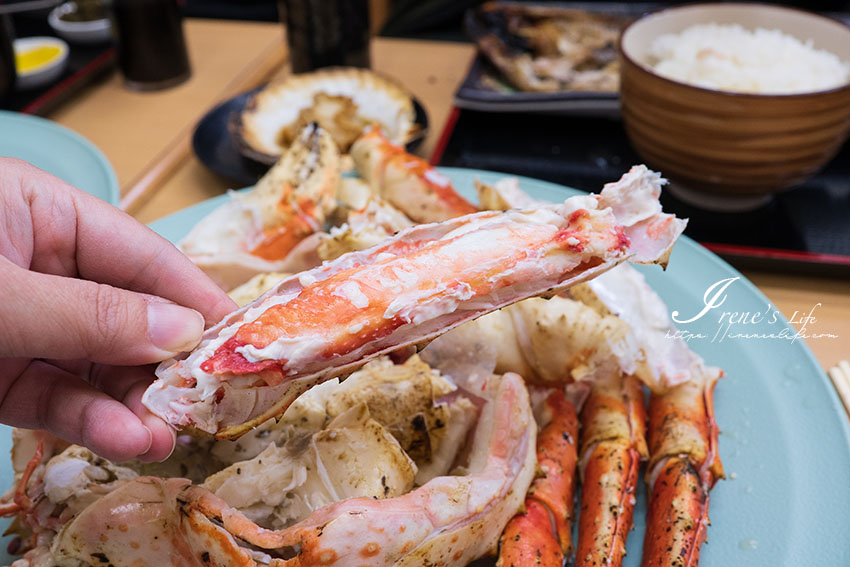 札幌場外市場吃現撈帝王蟹！早餐就吃痛風餐，杉山水産 根室かに市場一蟹二吃超滿足