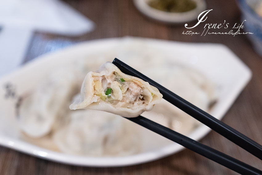 內科餐廳美食推薦，巷弄裡的牛肉麵，蕃茄味道超濃郁，貨真價實的番茄牛肉麵