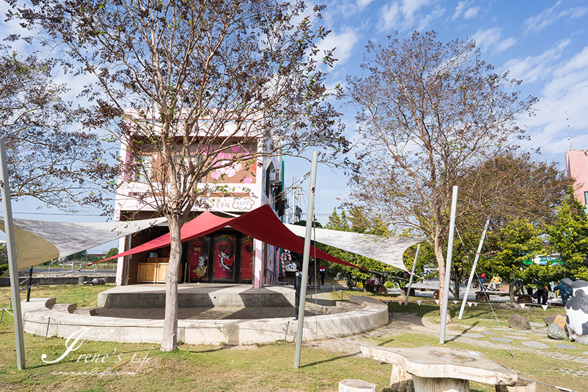 雲林免門票景點，餵牛吃草、餵魚、玩沙坑的超可愛親子景點，還有許多好吃伴手禮可以買