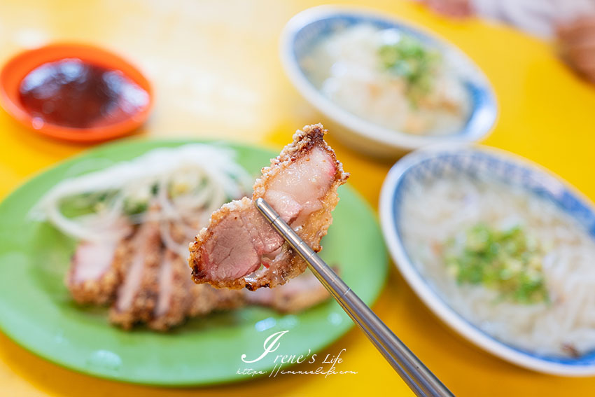 萬華古早味鹹粥米粉湯，一碗只要20元，單人份的海鮮綜合炸物適合一個人就能吃