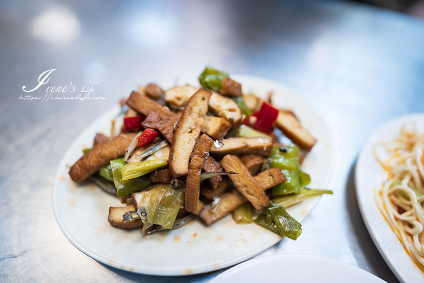 北投牛肉麵推薦｜三大人氣牛肉麵之一，湯頭濃郁肉大塊，牛肉軟到根本不用咬