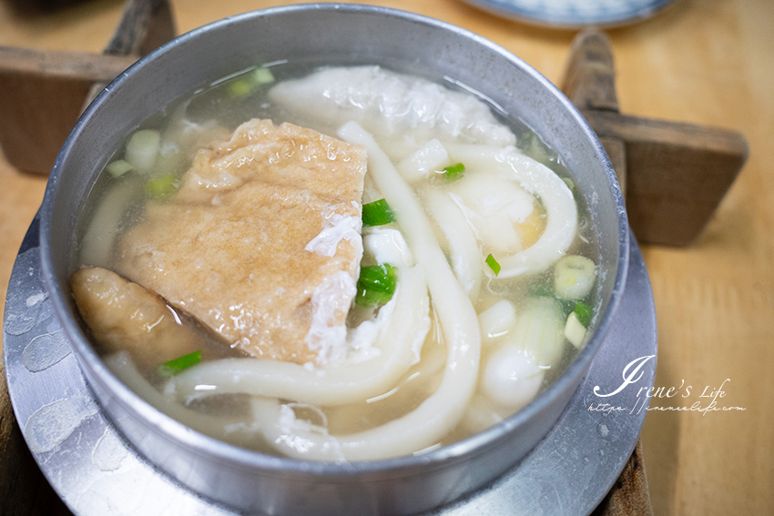 士林夜市隱藏版美食｜沒招牌沒店名的平價日式小攤，鍋燒烏龍麵、壽司捲高人氣