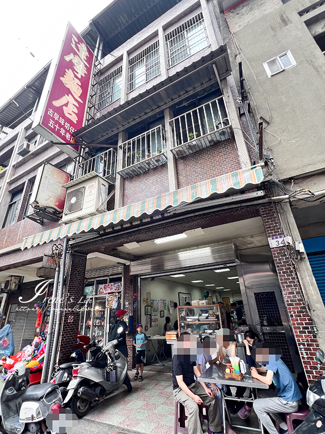 大溪老街古早味美食推薦，傳承三代的60年老麵店，黑白切配特製辣椒醬油膏超級讚