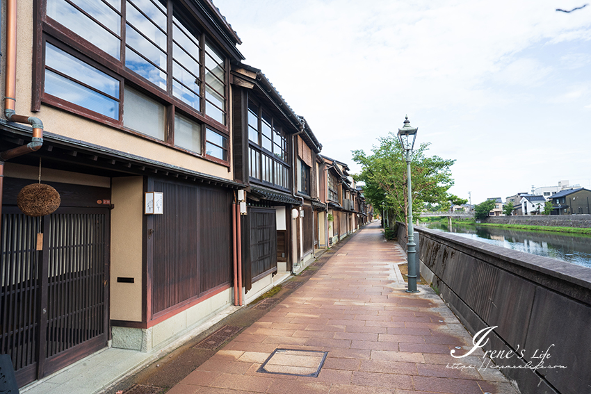 金澤三大茶屋街之一，比鄰淺野川延伸的沉靜街道，濃厚江戶時代的優雅散策