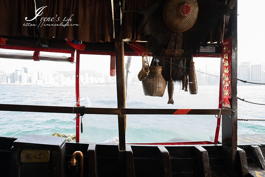 搭乘古老中式帆船鴨靈號遊維多利亞港，搭船地點、門票購買、鴨靈號船上介紹