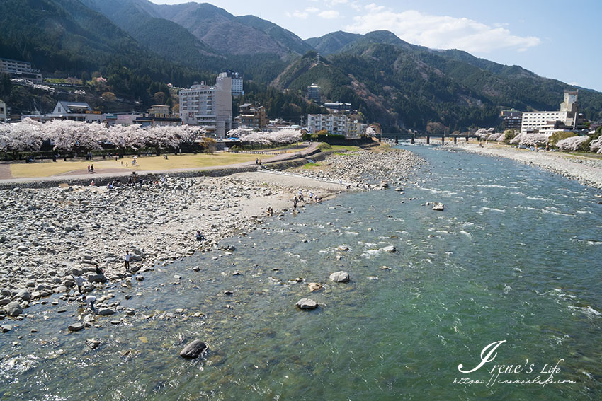 日本三大名湯之一，漫步於優美的溫泉小鎮，必吃美食、必逛景點一次告訴你