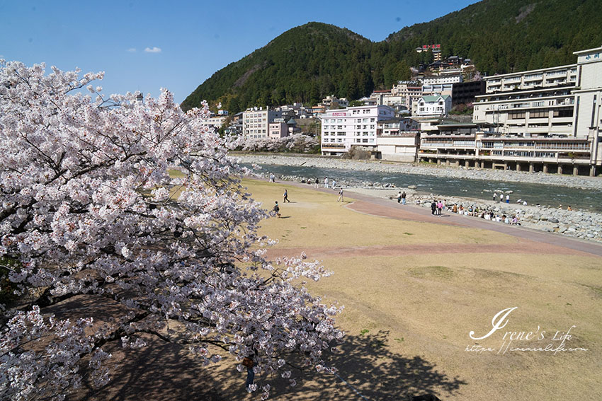 日本三大名湯之一，漫步於優美的溫泉小鎮，必吃美食、必逛景點一次告訴你
