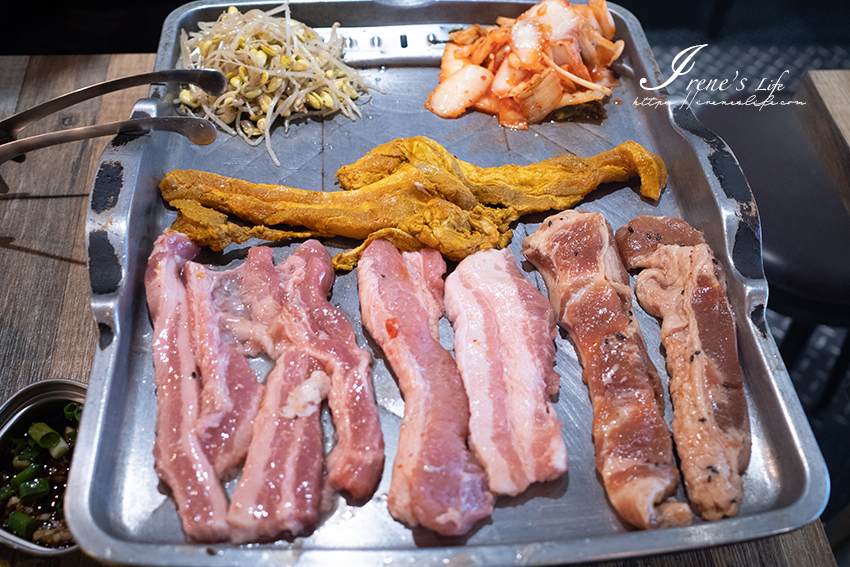 台北爆炸便宜的韓式烤肉，一份四色烤豬五花套餐只要250元，肉多到誇張，還有飲料無限享用 @Irene&#039;s 食旅．時旅