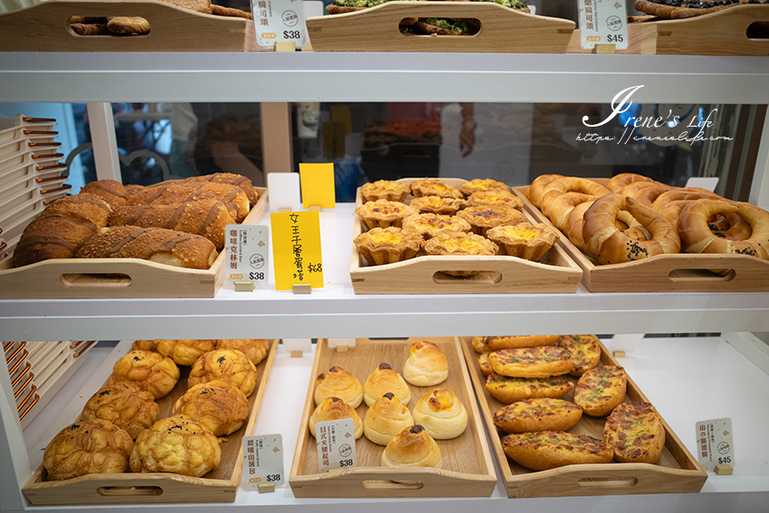 台北車站好吃平價麵包店｜台式蔥麵包與韓式扁可頌相結合的青蔥扁可頌，冰心菠蘿就像在吃冰淇淋